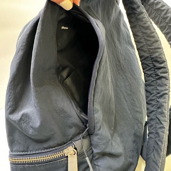 Lululemon City Adventurer Backpack True Navy 20L Flaws - Picture 9 of 16